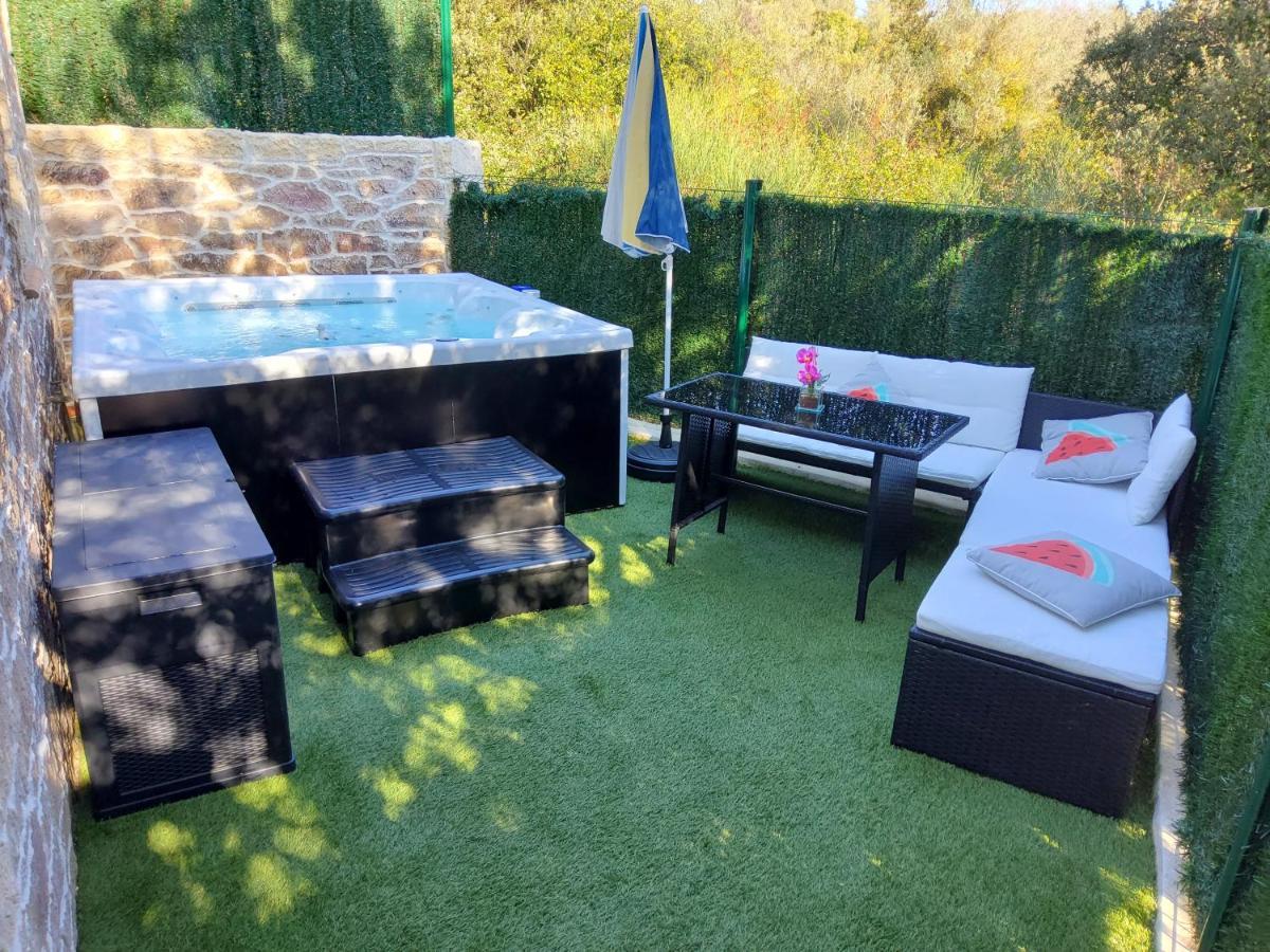 Studio Faillant Lorgues Spa Privatif Avec Superbe Piscine Exterior photo